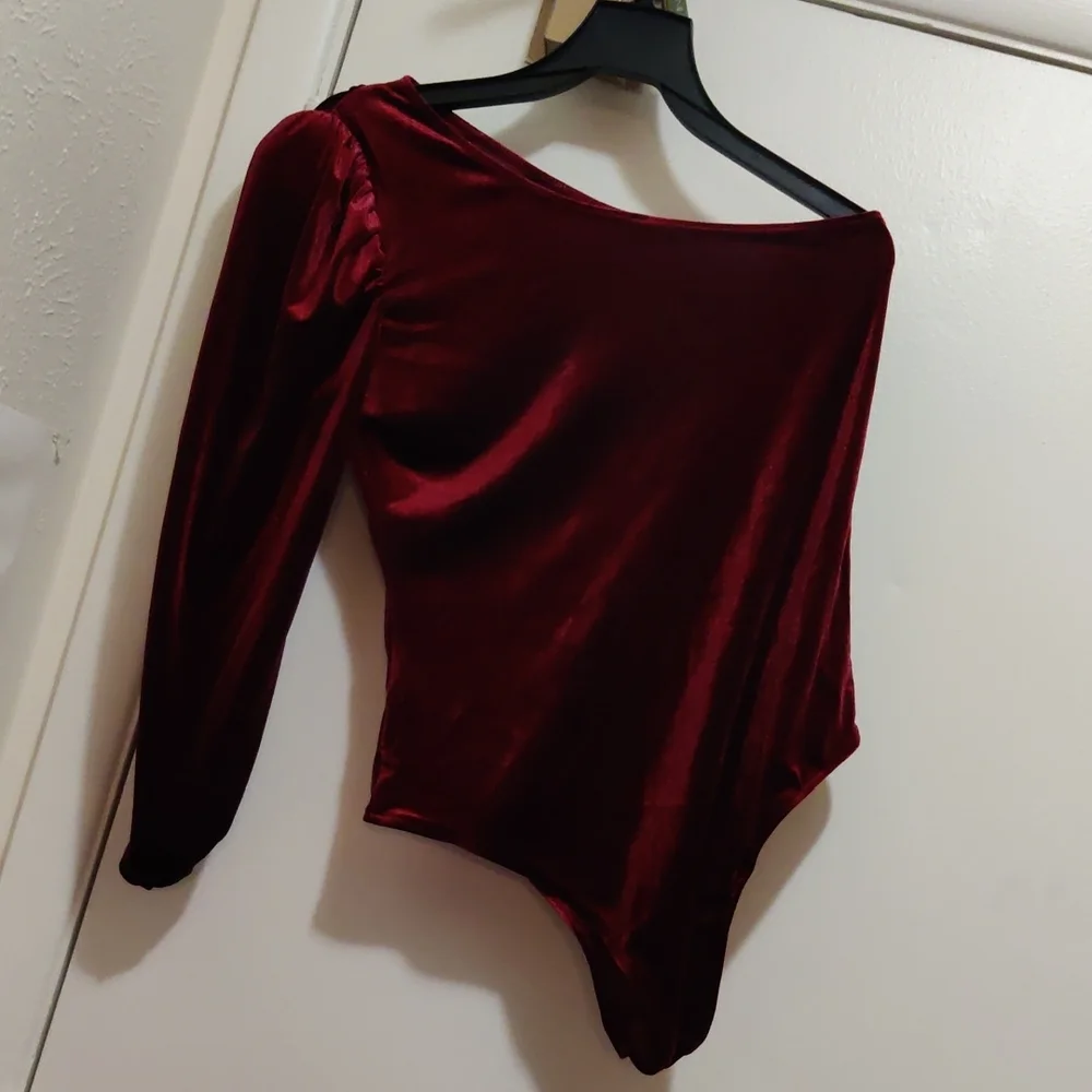 Shinestar Burgundy Velvet One-Shoulder Bodysuit - Picture 4 of 5